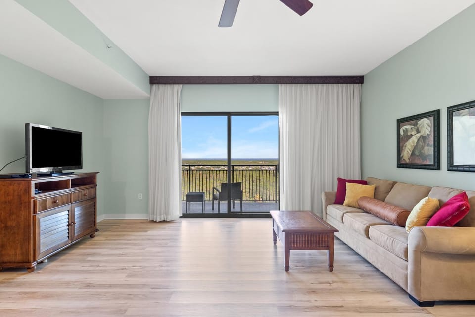 Origin 1319 - Studio King - City View - Amazing Value by Beach Haven Vacation Rentals Apartment in Panama City Beach