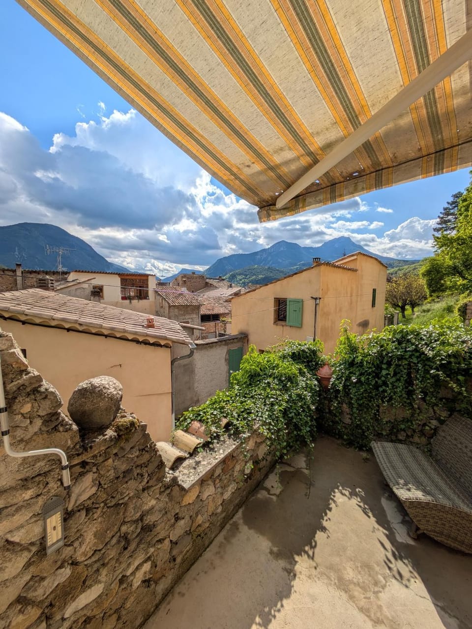 Property building, View (from property/room), Balcony/Terrace, Mountain view
