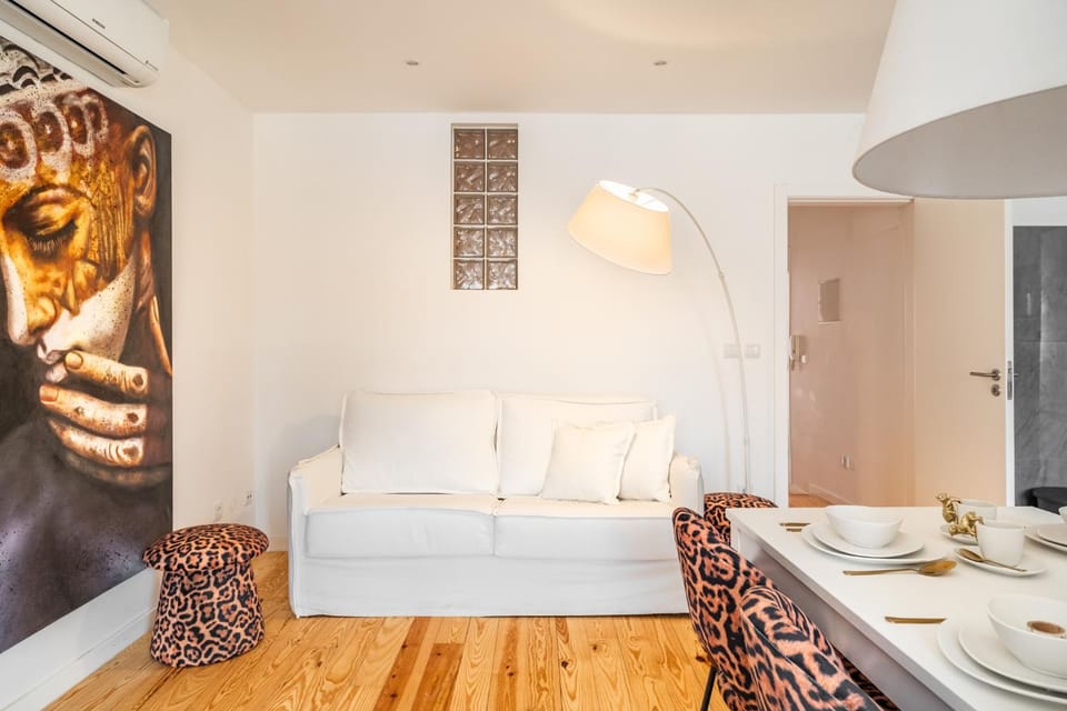 Living room, Decorative detail, Seating area