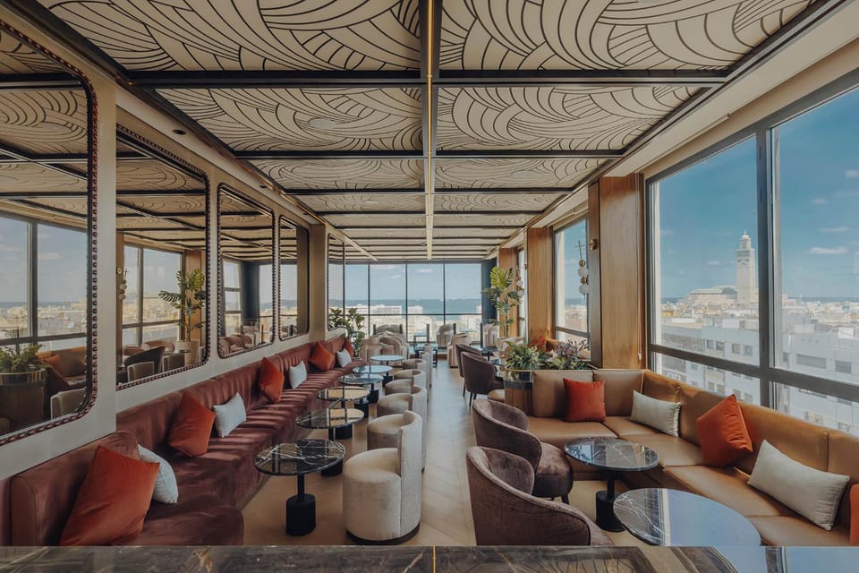 Restaurant/places to eat, Lounge or bar