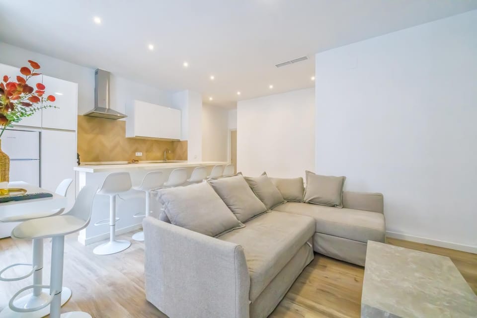 Kitchen or kitchenette, Living room, Seating area, Dining area, heating, washing machine, air conditioner