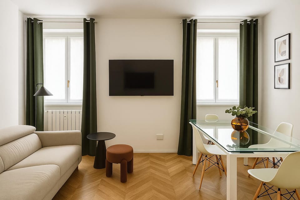 TV and multimedia, Living room, Seating area, Dining area, internet