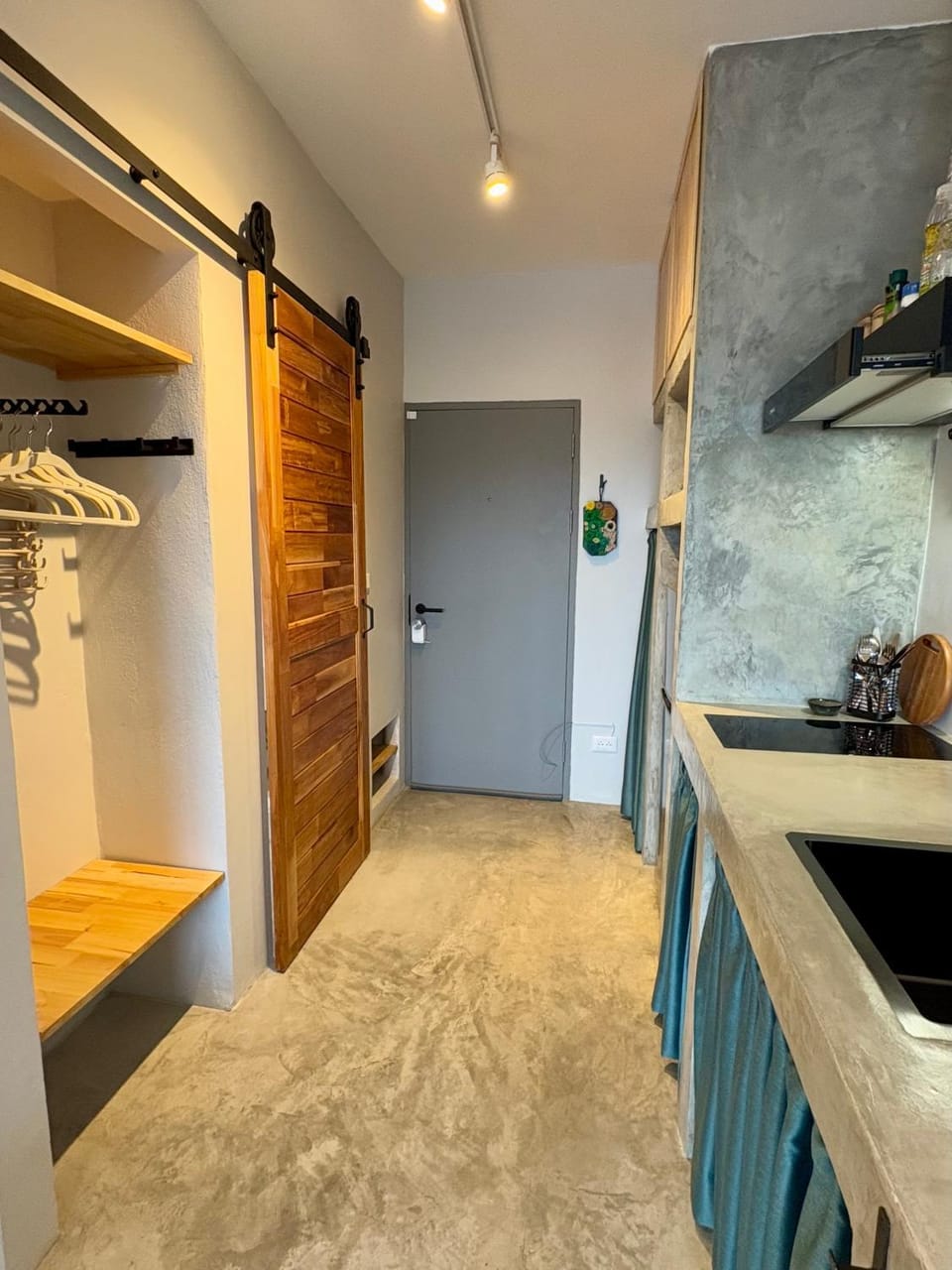 Kitchen or kitchenette, wardrobe, kitchen