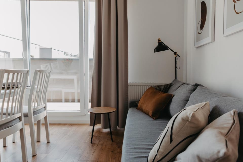 Bed, Living room, Photo of the whole room, Seating area