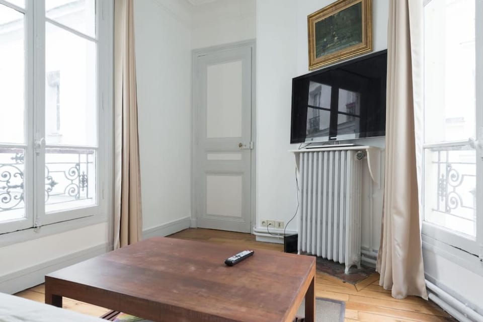 Bright apartment of 41m2 in the 10th -Paris Apartment in Paris