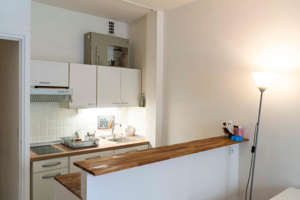 Charming studio with view near Montmartre Apartment in Paris