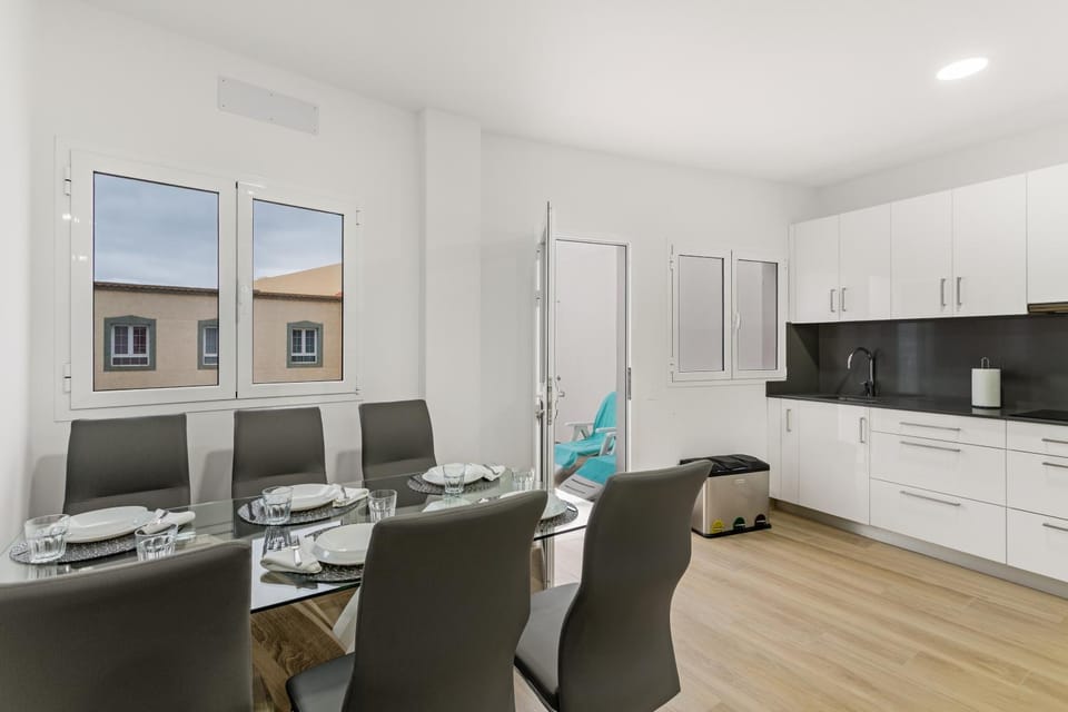Property building, Kitchen or kitchenette, Living room