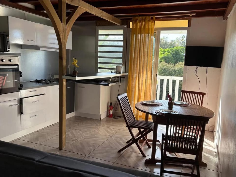 Appartement équipé à Le Gosier avec piscine - 30 m² Apartment in Le Gosier