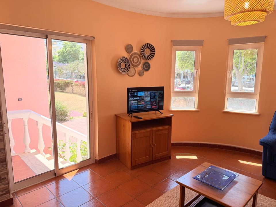 Communal lounge/ TV room, TV and multimedia, Evening entertainment