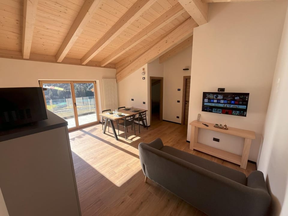 TV and multimedia, Kitchen or kitchenette, Living room