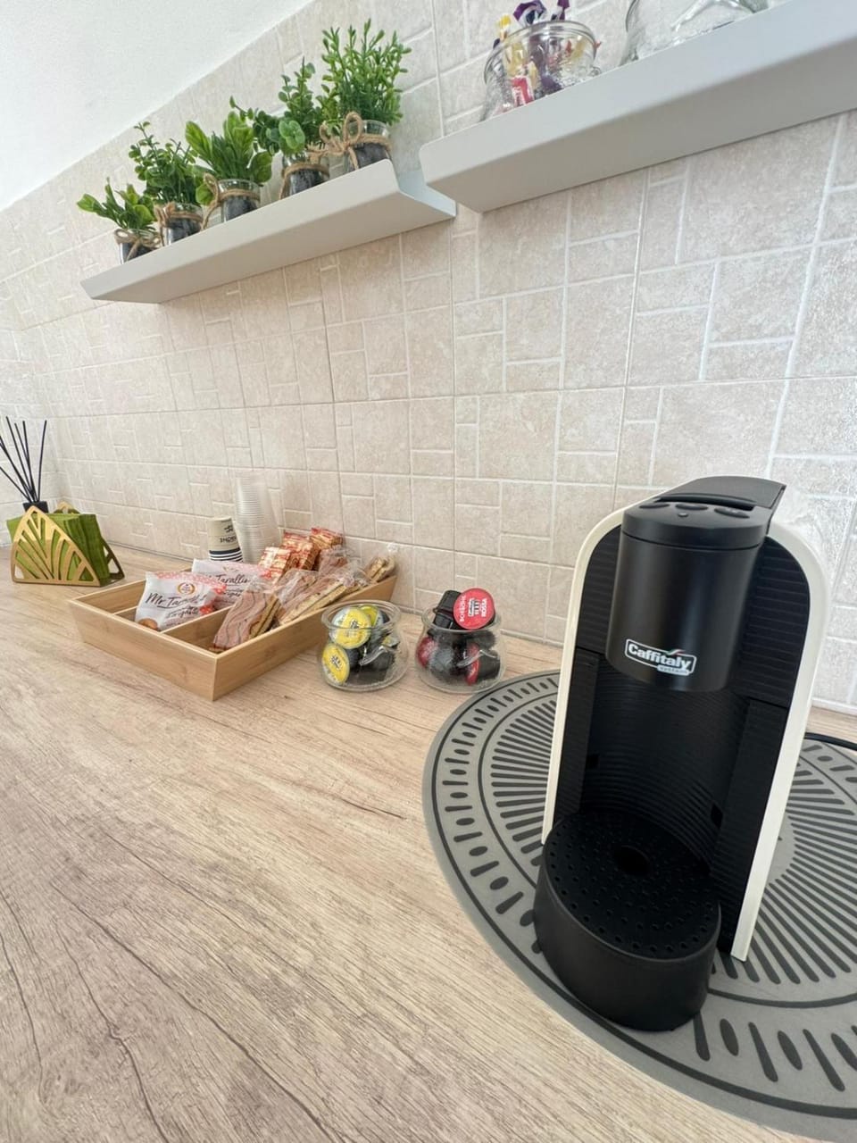 Coffee/tea facilities, Kitchen or kitchenette