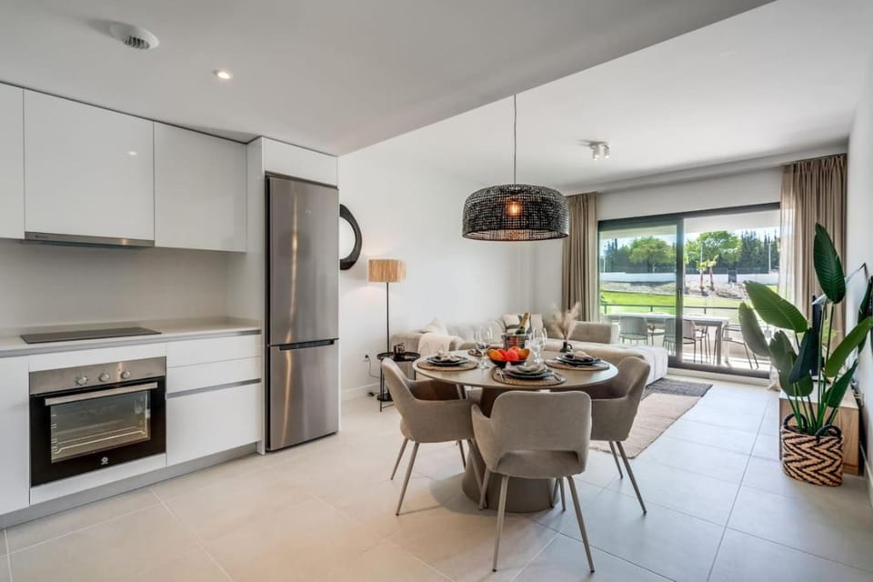 Kitchen or kitchenette, Seating area, Dining area, oven, stove