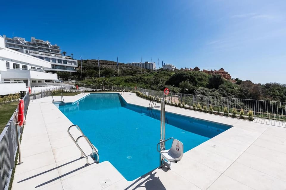 Day, Natural landscape, Swimming pool, Swimming pool