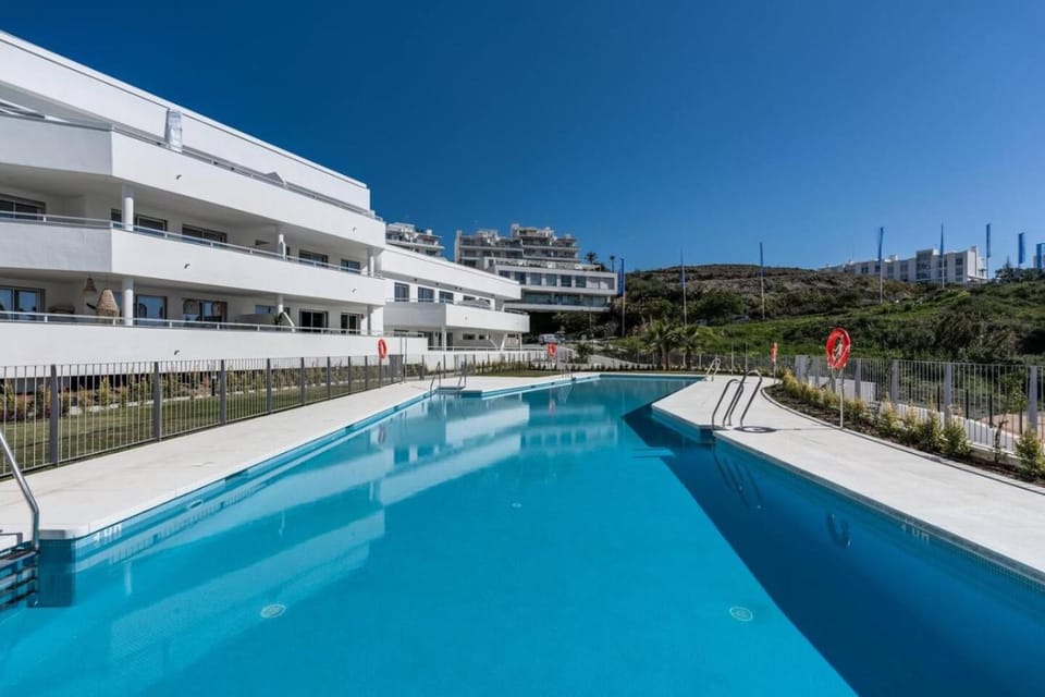 Day, Natural landscape, Swimming pool, Swimming pool