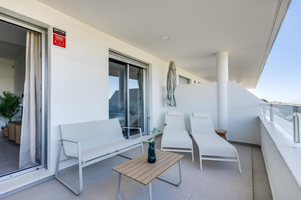 Day, View (from property/room), Balcony/Terrace, Balcony/Terrace, Seating area, Dining area