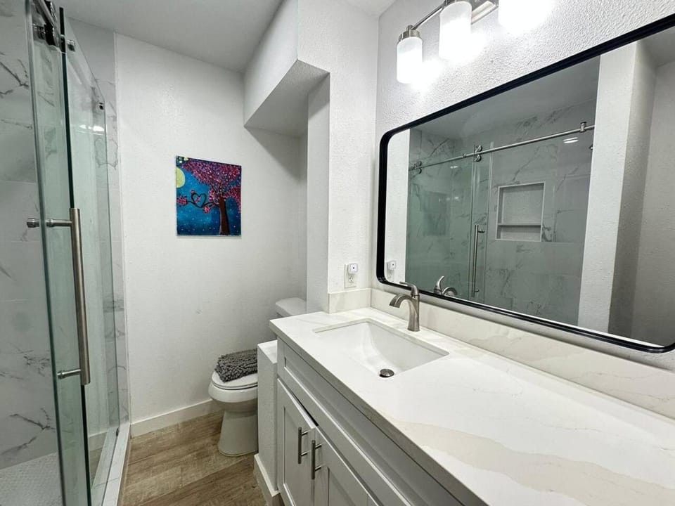 Relax and Recharge in the Heart ofVibrant Montrose Apartment in Houston