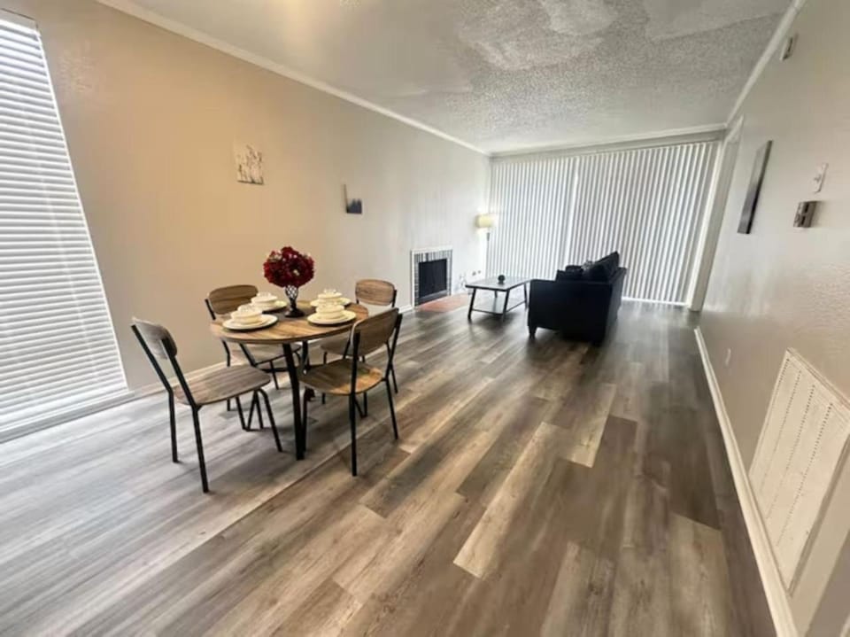 Experience Comfort and Style in Houstons Bay Area Apartment in Nassau Bay