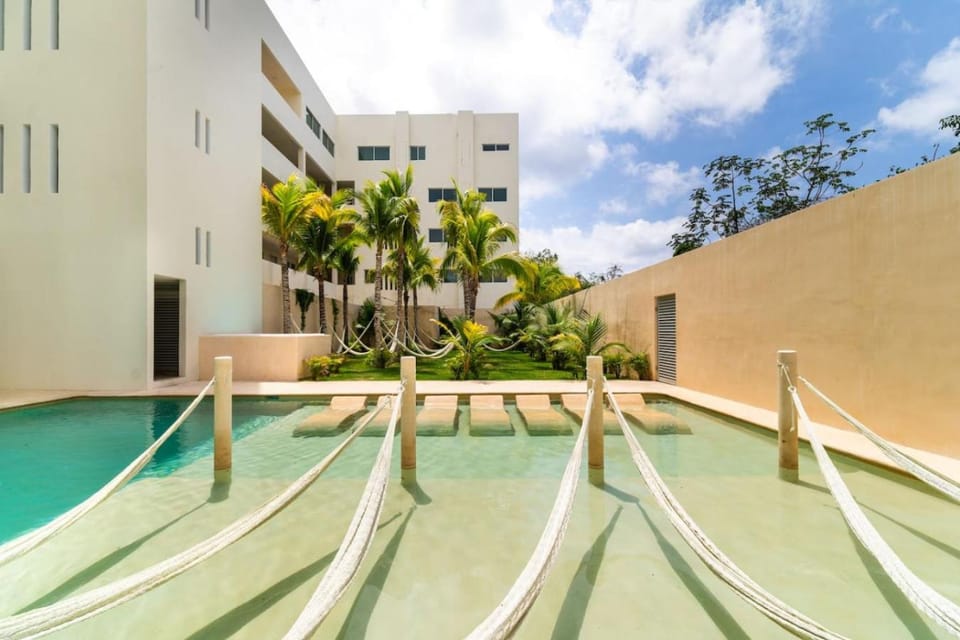 2 BD Suite w private balcony, Gym and Rooftop Pool House in Playa del Carmen