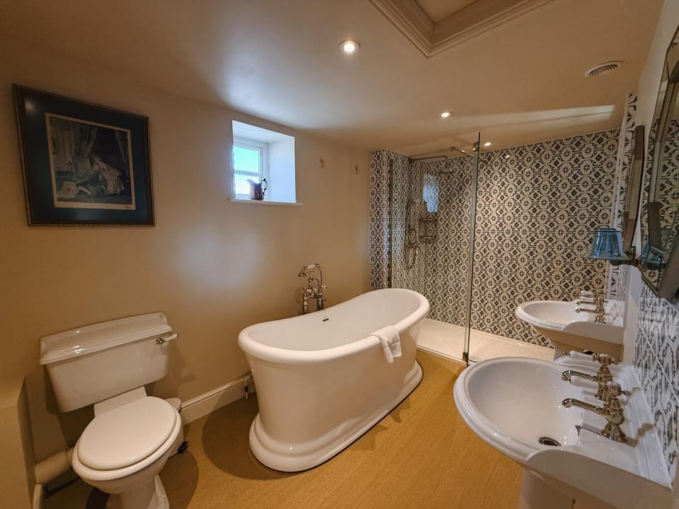 Shower, Toilet, Bathroom, Bath