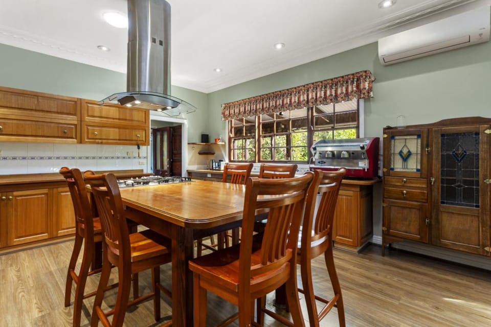 Birdstow Spacious peaceful Stay Sleeps Ten House in Wentworth Falls