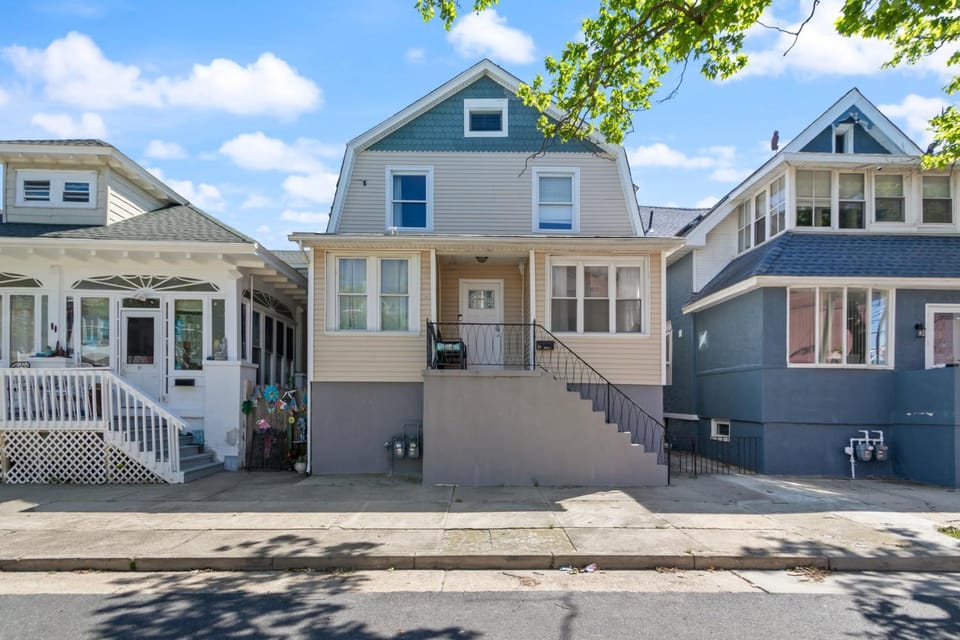 Dazzling Bungalow within 2 Blocks of Beach Apartment in Ventnor City