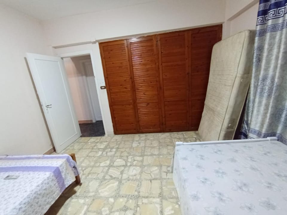 شاليه غرفتين مكيف و صاله مكيفه و2حمام ومطبخ دور اول علوي قرية اللوتس 3دقايق من البحر والبحيره فيس osama El sharkasy انستا osama elsharkasy Apartment in Egypt
