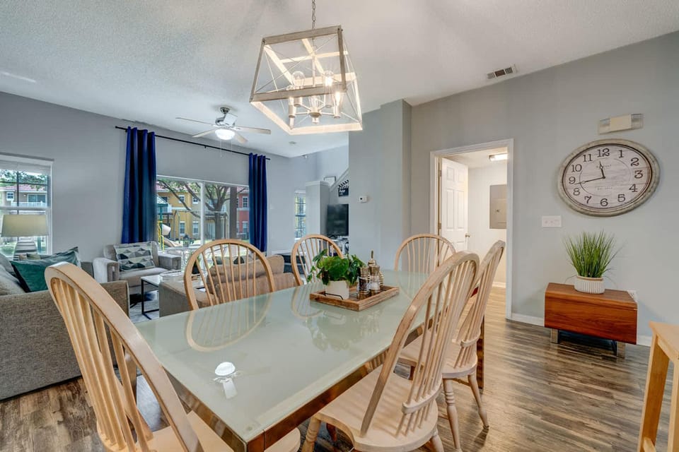 Family Retreat Near Disney in Emerald Island House in Four Corners