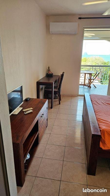Ti CARAIBES, magnifique vue mer, piscine, plage Apartment in Sainte-Luce
