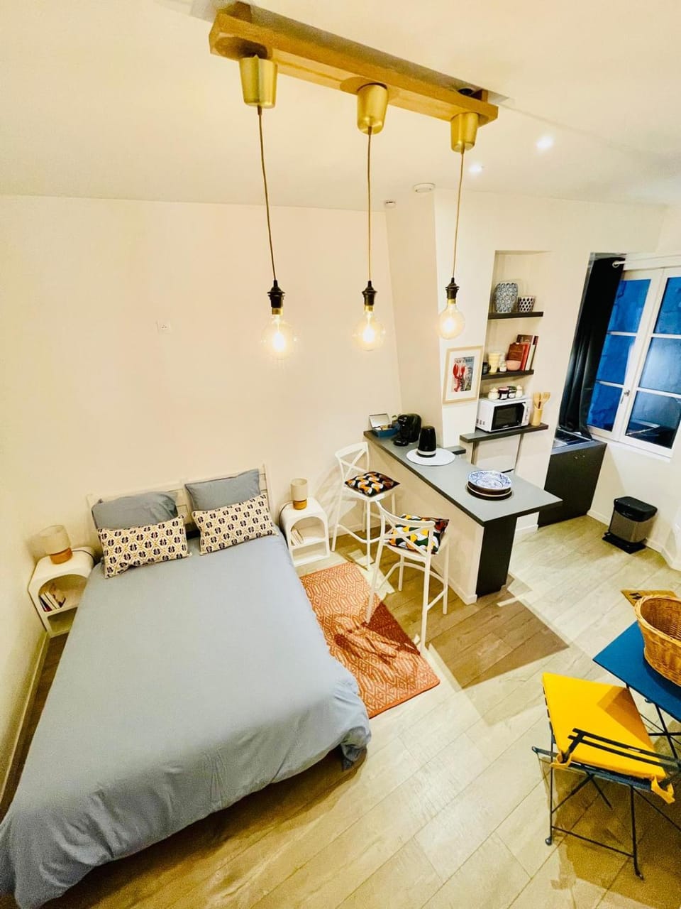 Kitchen or kitchenette, Photo of the whole room, Dining area