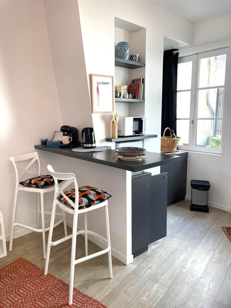 Coffee/tea facilities, Kitchen or kitchenette, Dining area