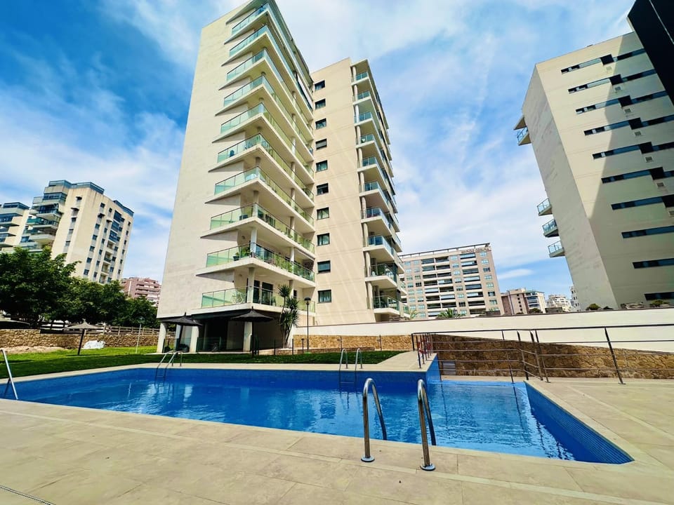 Property building, Facade/entrance, Off site