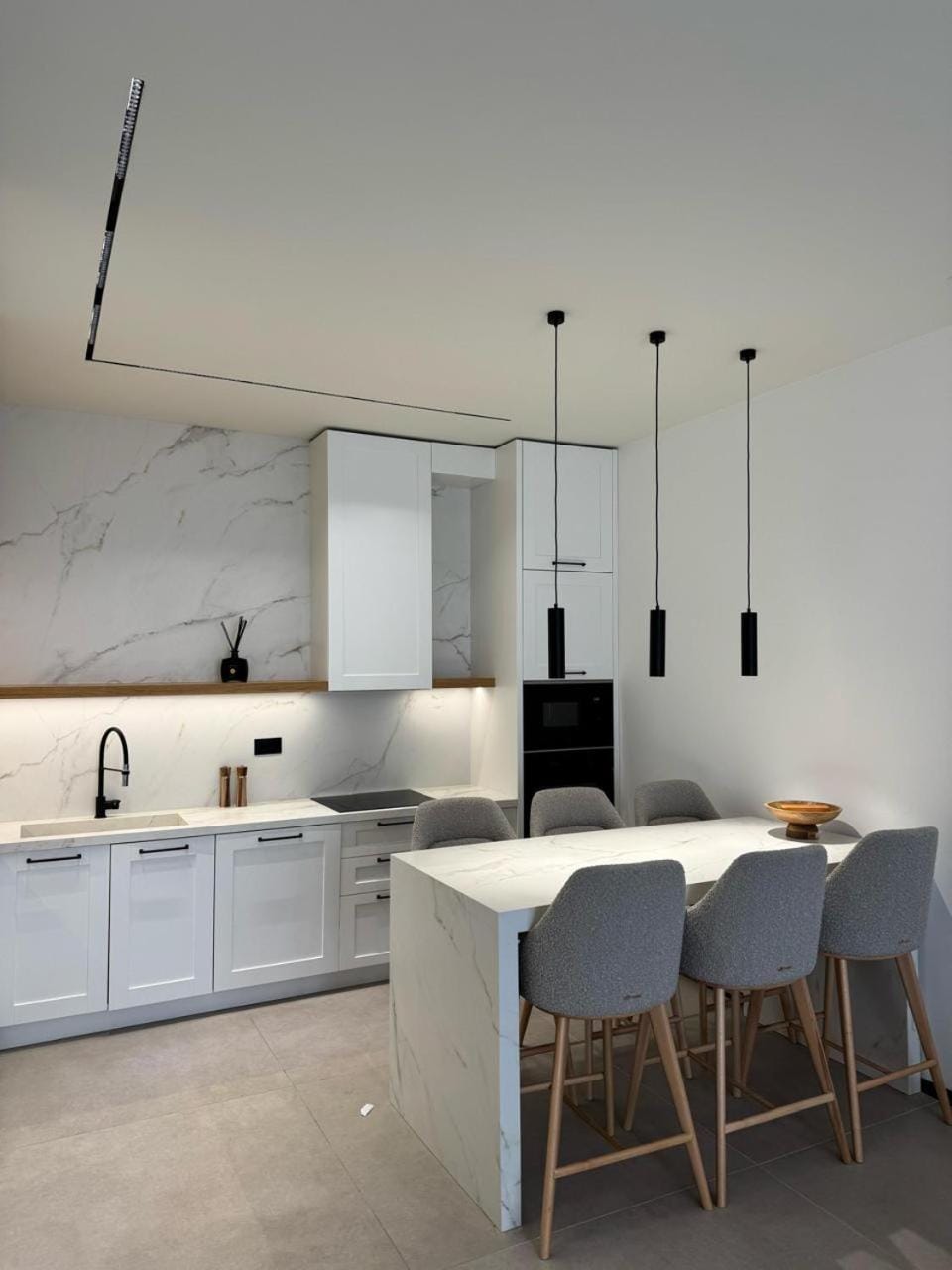 Kitchen or kitchenette, Dining area, stove