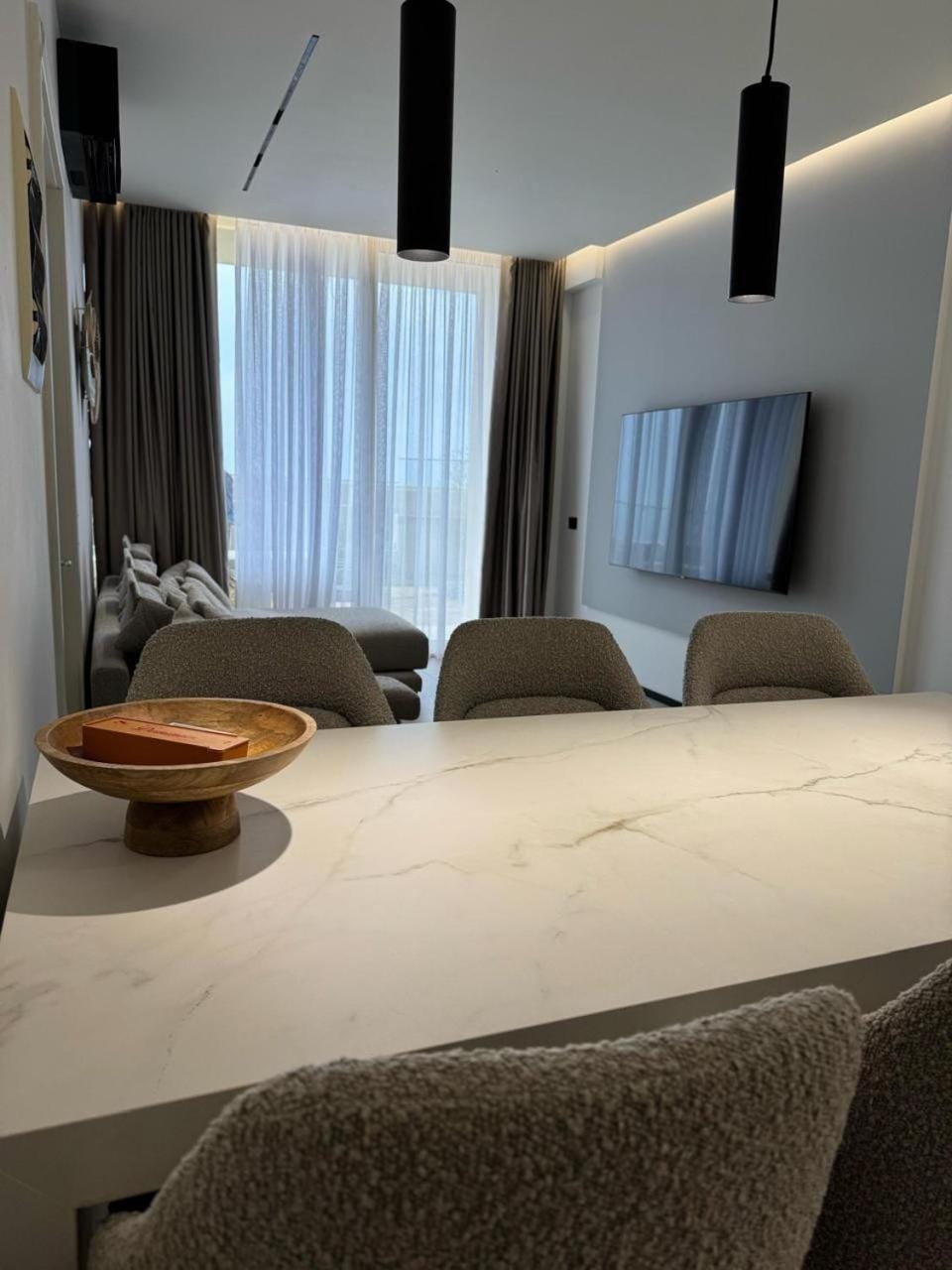 Living room, Seating area, Dining area