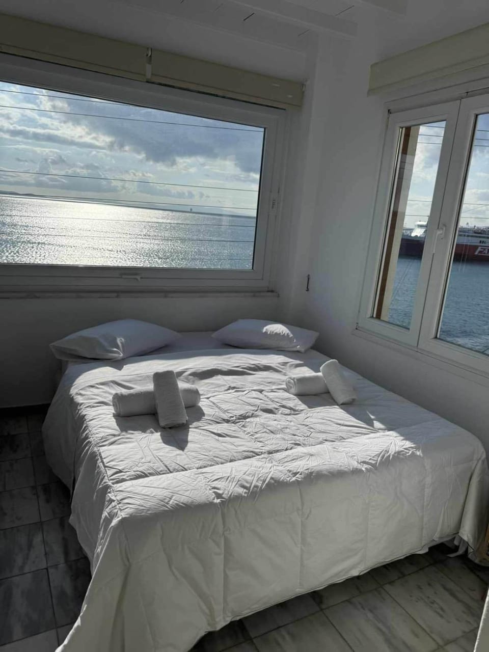 Bed, Bedroom, Sea view