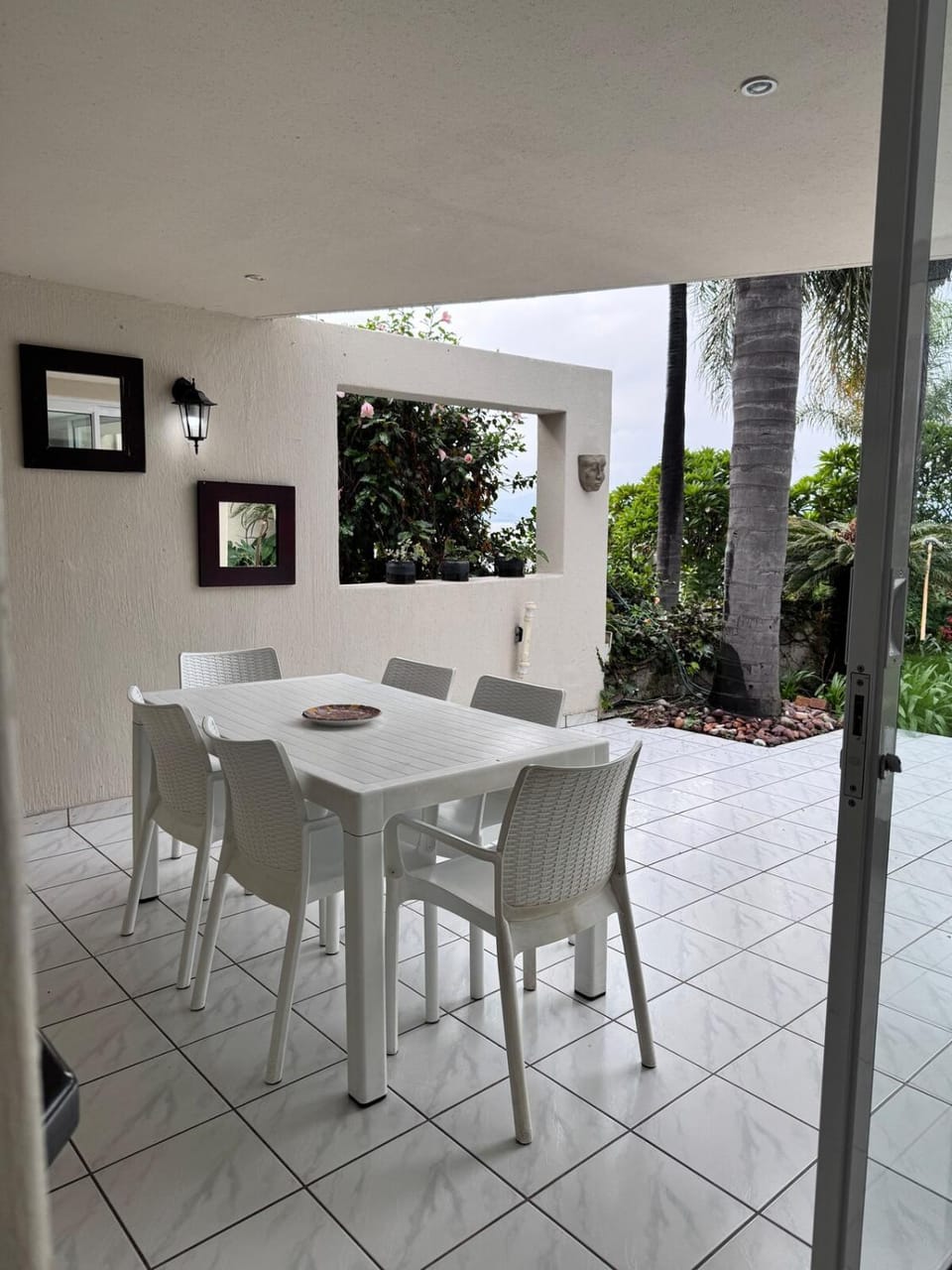 Patio, Dining area, Garden view
