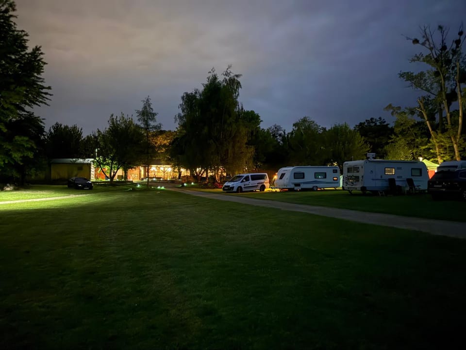 Restaurant/places to eat, Night, Natural landscape, Garden, Garden view, Breakfast