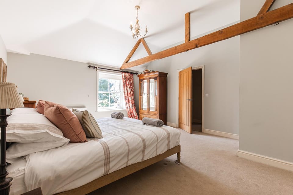 Bed, Photo of the whole room, towels