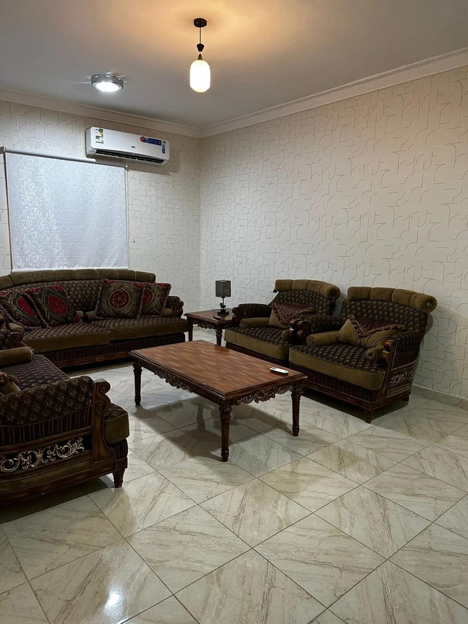 شقة بثلاث غرف نوم وصالة ومجلس Apartment in Medina