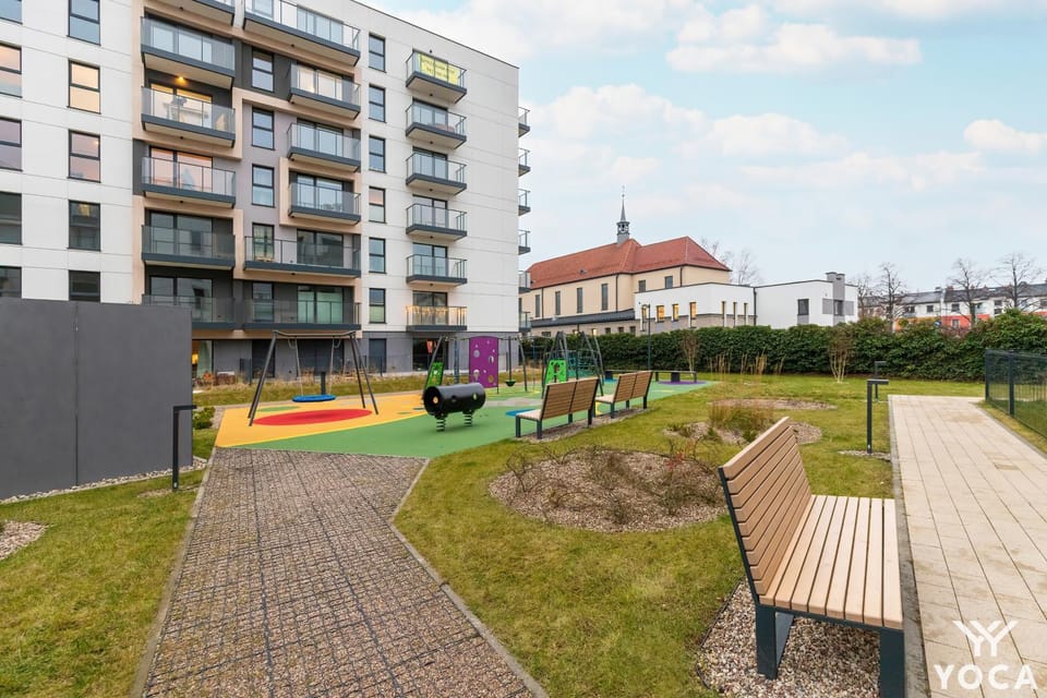 Property building, Spring, Day, Natural landscape, Children play ground, Garden view, Location