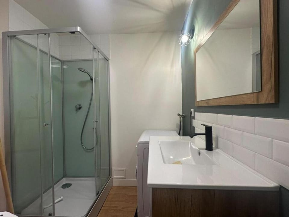Shower, washing machine