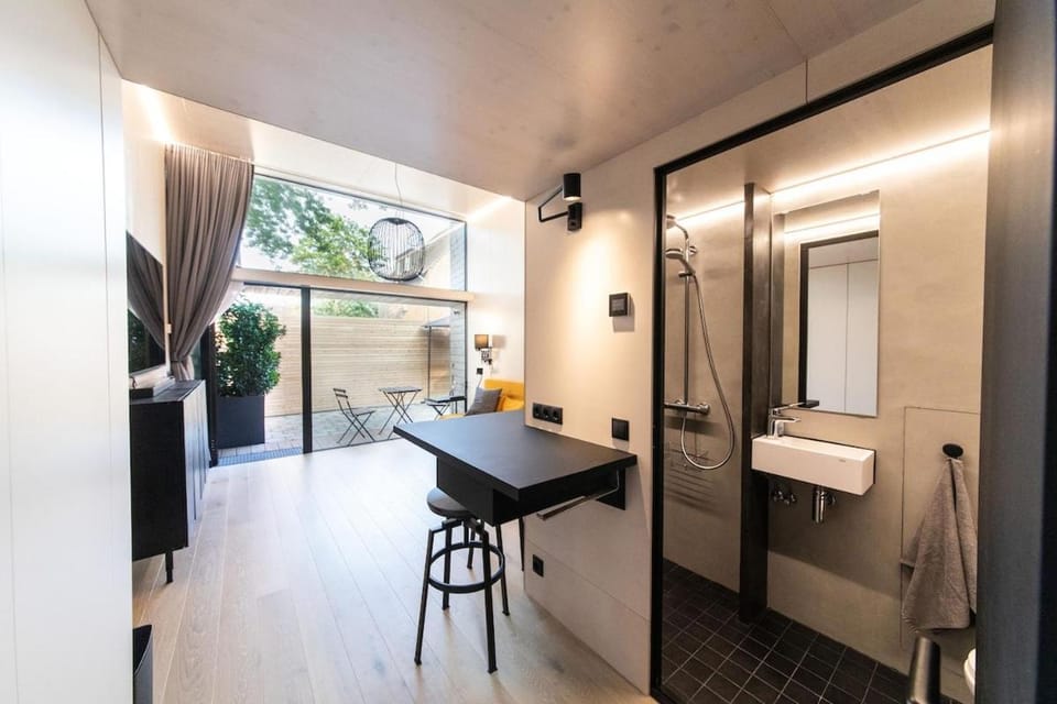 Bathroom, Dining area