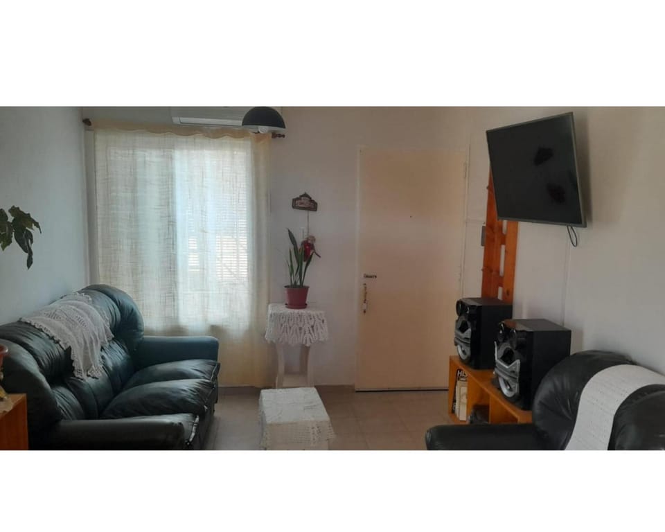 Communal lounge/ TV room, TV and multimedia, Living room, Seating area