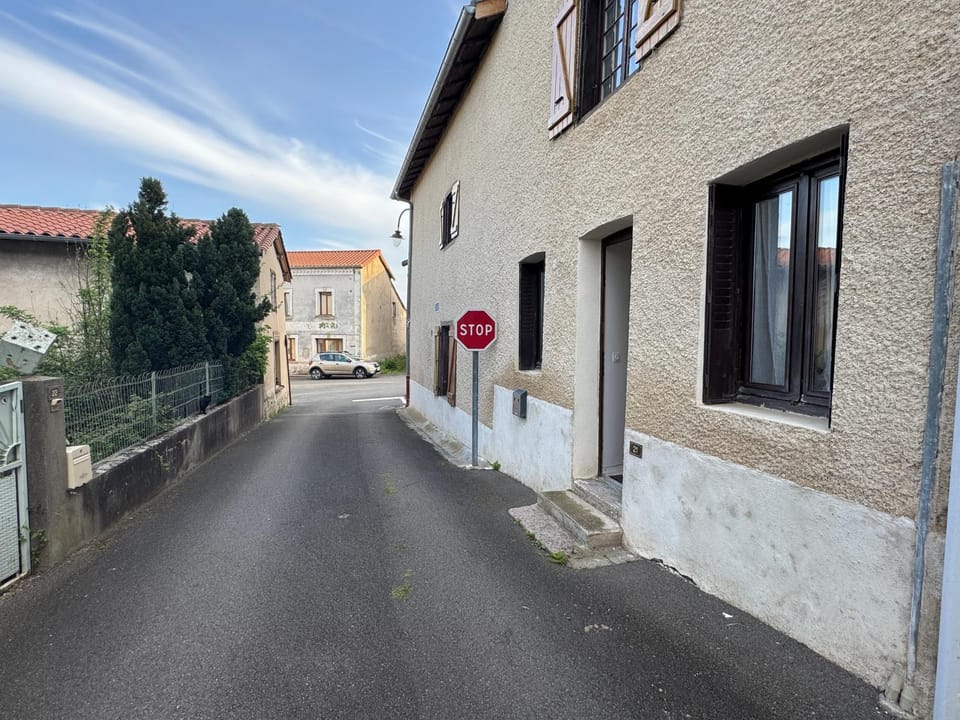 Property building, Neighbourhood