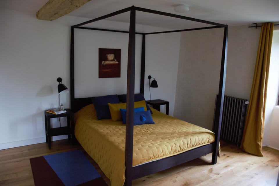 Bed, Photo of the whole room