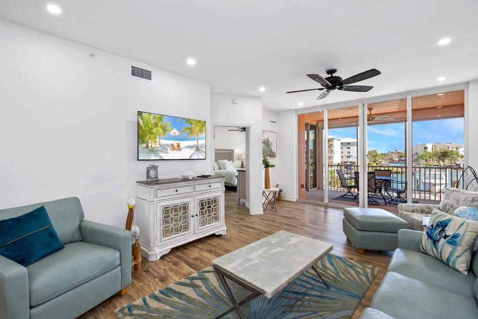 Palm Harbor #202E by Sun Palace Vacations Apartment in Estero Island