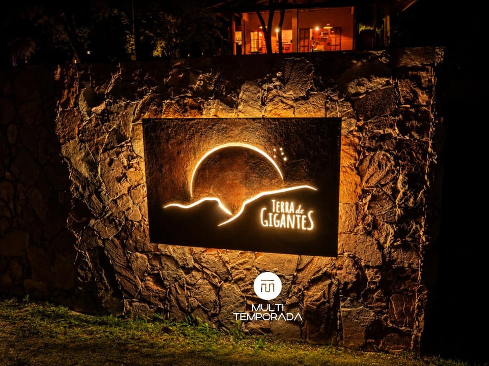 Facade/entrance, Night