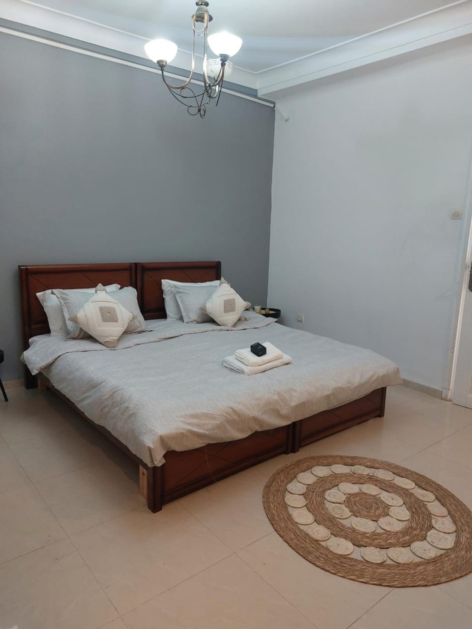 Bed, Photo of the whole room, Bedroom, towels