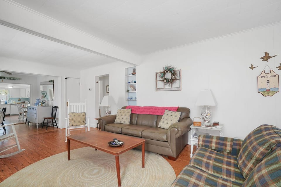 Timeout - Lovingly renovated cottage close to Downtown! House in Chincoteague Island