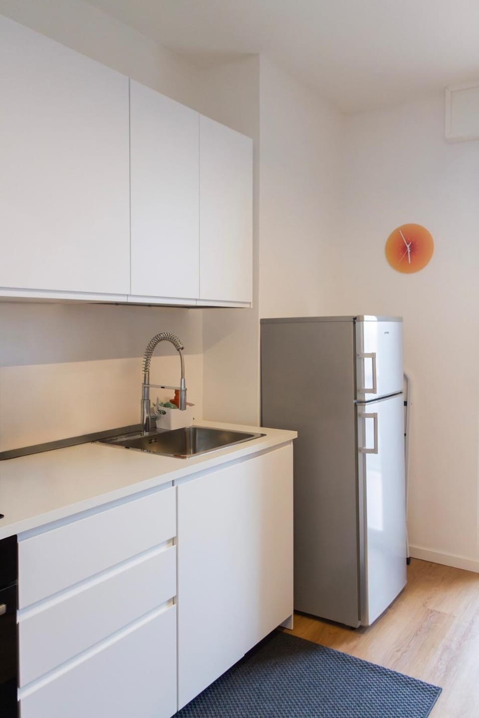 Kitchen or kitchenette, oven, stove