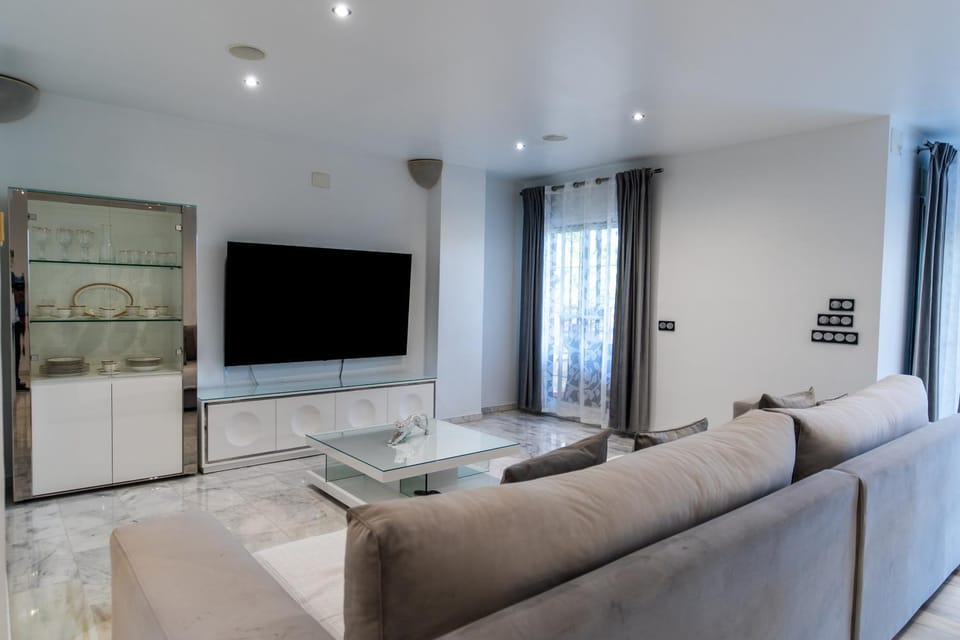 Luxury Vacation Villa Villa in Marbella